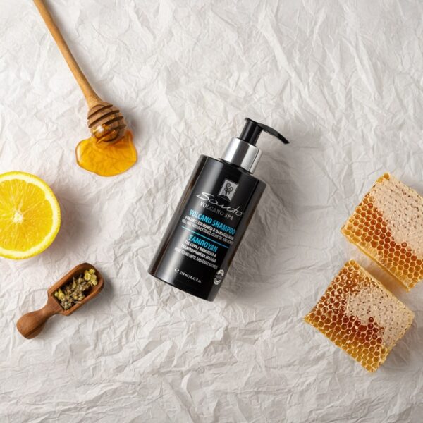 Безсулфатен шампоан за суха и боядисана коса с мед Santo Volcano Spa Shampoo 250 ml