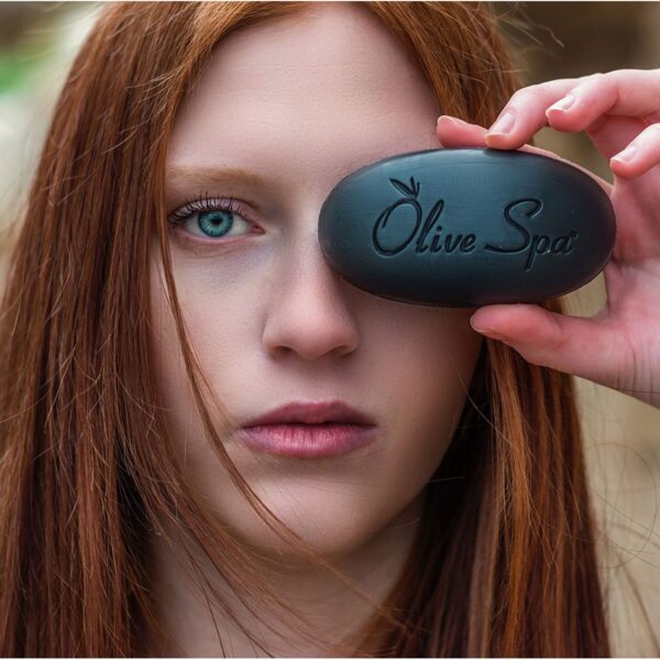 Черен ексфолиращ сапун с вулканична лава Santo Volcano Spa Black Soap 90 g