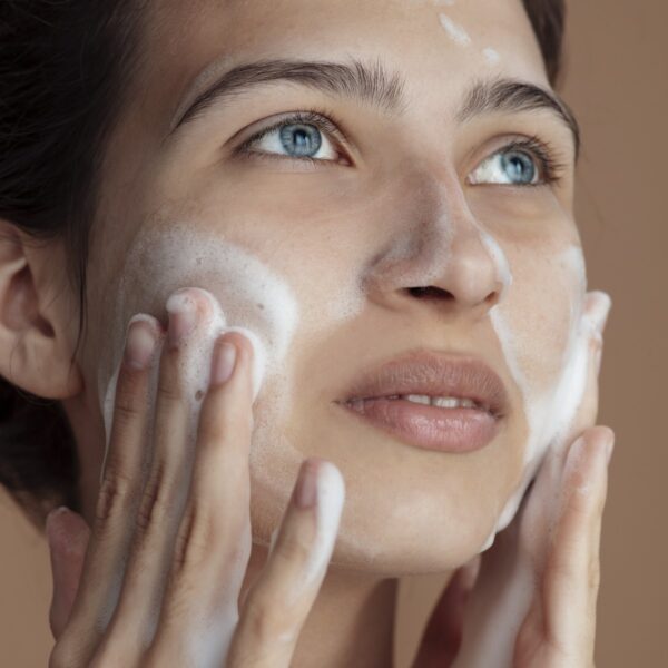 Почистваща пяна за лице със зехтин и невен Santo Volcano Spa Face Cleansing Foam 150 ml