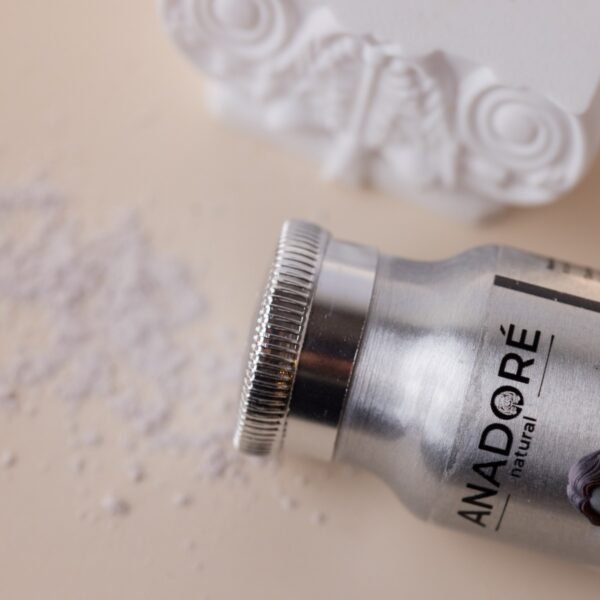 Сух шампоан на прах за червена и медна коса ANADORÉ Natural Dry Lux Ruby Root 30 g