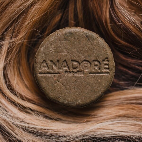 Твърд шампоан против посивяване ANADORÉ Natural White = Black 100 g